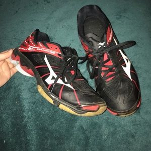 Mizuno athletic shoes
